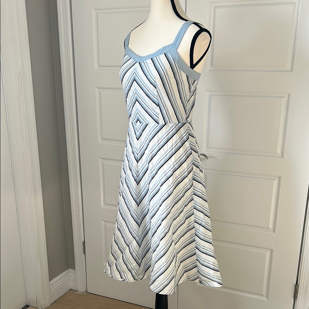 Ann Taylor LOFT Blue and White Chevron Design A-Line Midi Dress with Tie Belt - Picture 2 of 8